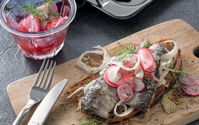 Crostini z marynowanymi sardynkami