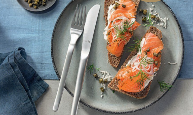 Smørrebrød z łososiem