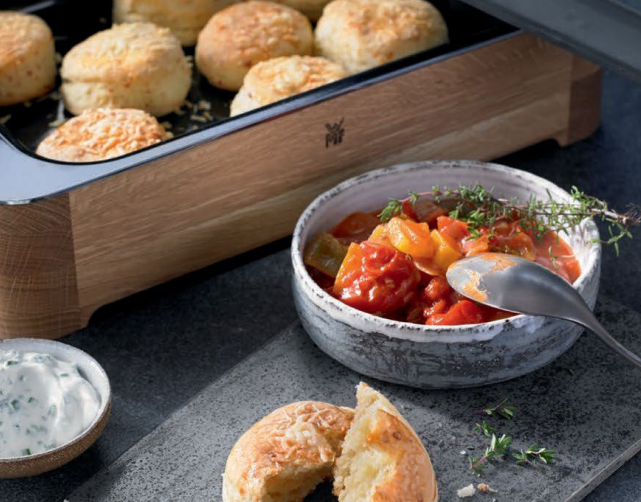 Bułeczki pogaca z leczo